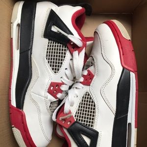 Size 4, Jordan 4’s